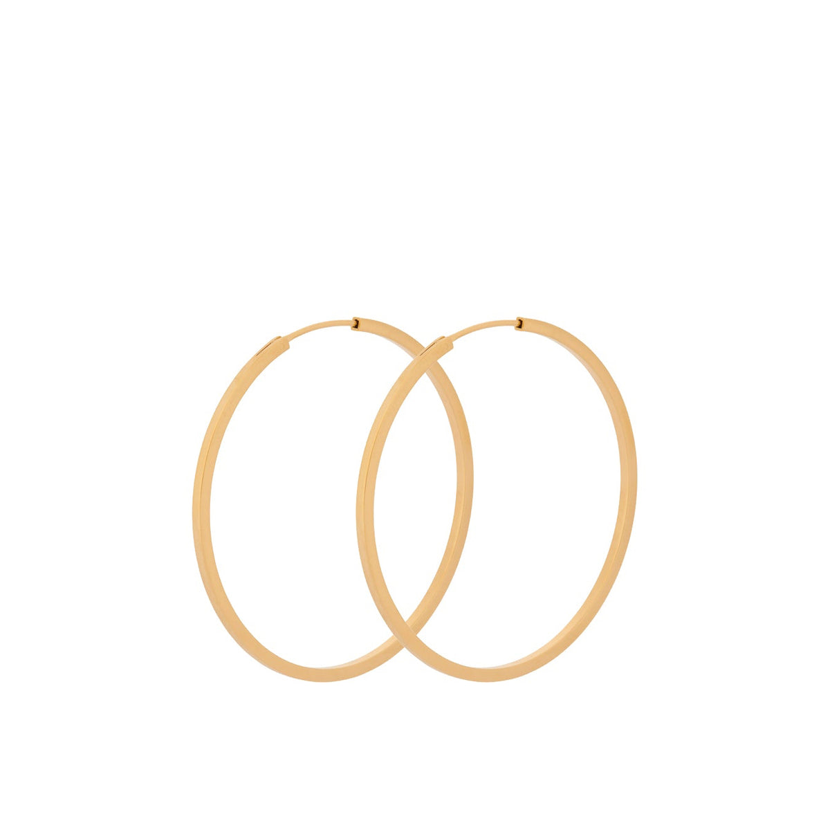 Pernille Corydon Small Orbit Hoops forgyldt viser et par enkle runde øreringe i blank guldfarvet finish. Model E-052-GP
