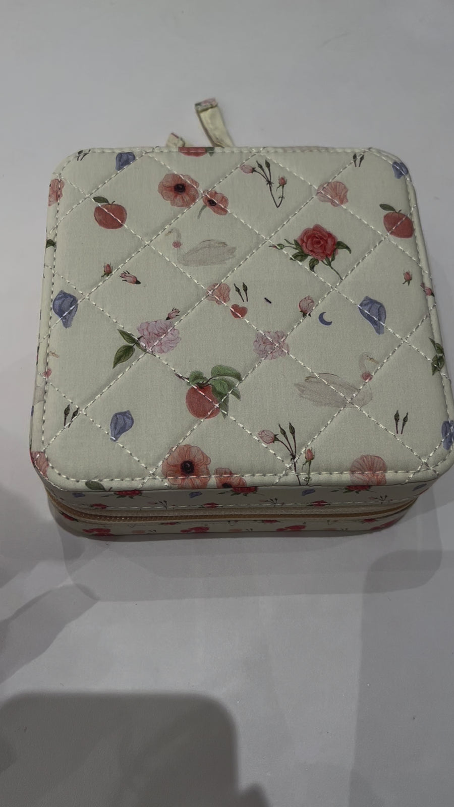 Maanesten Jewelry Box Roses And Shells