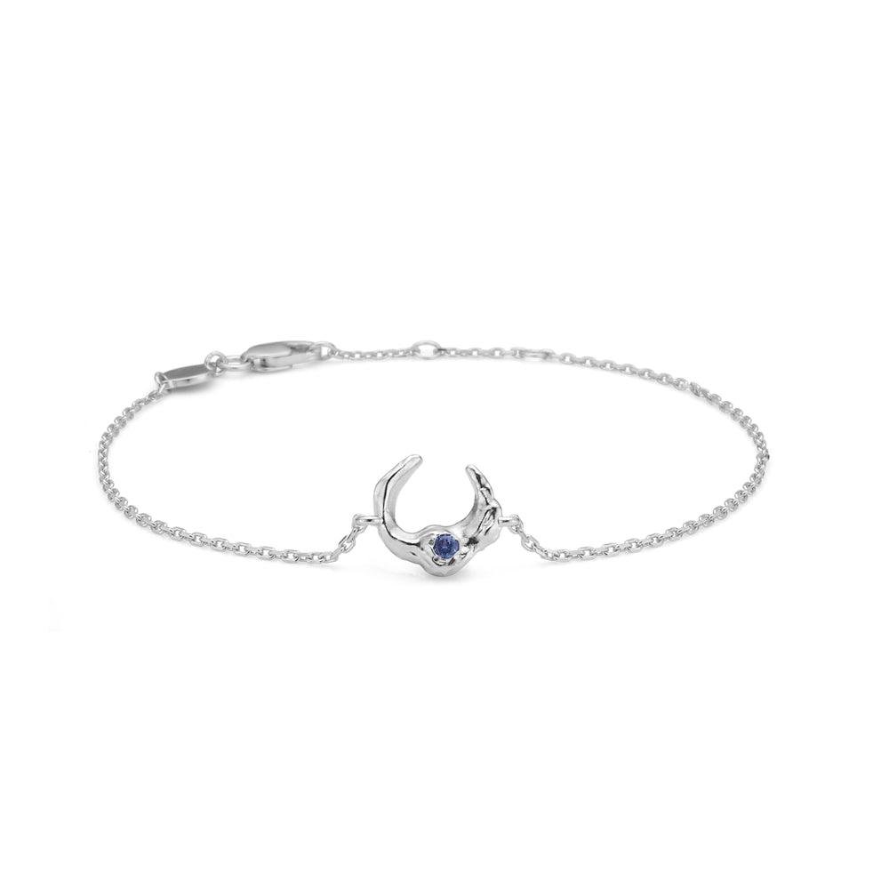 Studio Z Lunar Solv Armbånd m. Blå Zirkonia i sølvfarvet kæde, enkelt og elegant. Model 7157881-1