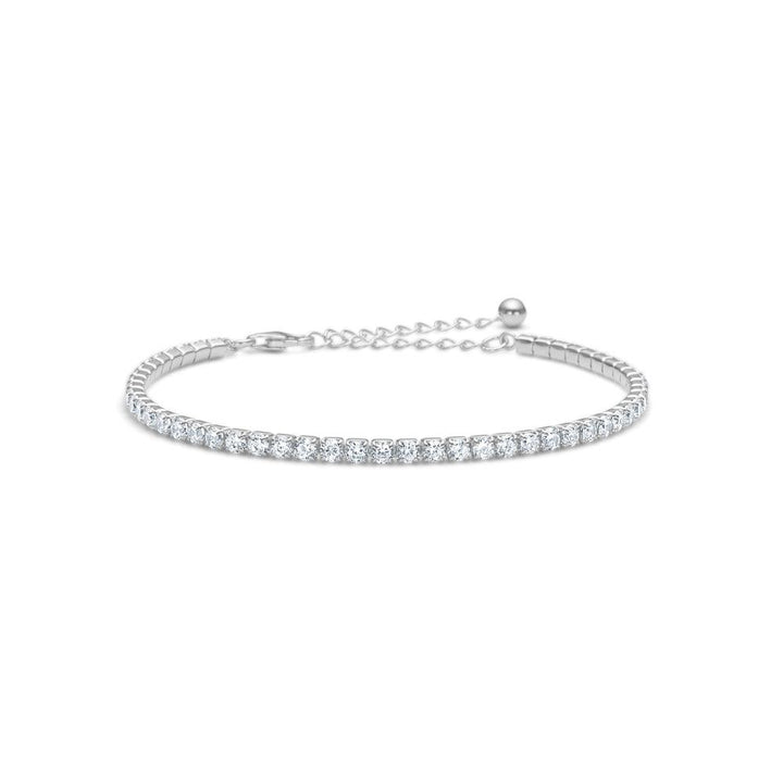 Studio-z Medium Tennisarmbånd med Zirkoner viser et elegant sølvfarvet armbånd med klare zirkoner. Model 7157098-1.
