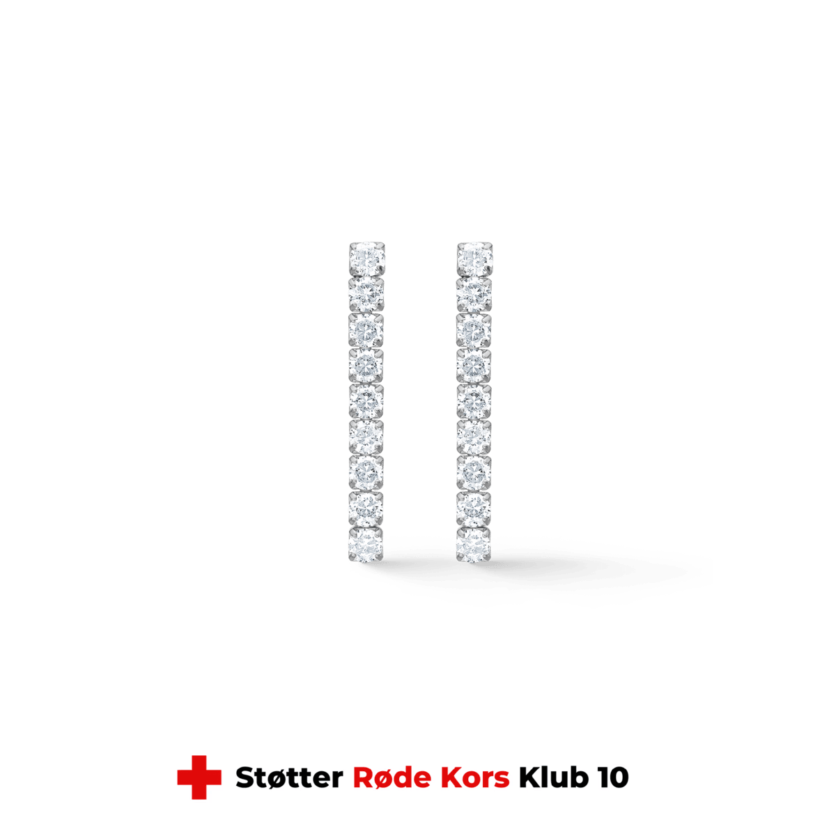 Studio Z Tennisøreringe 30mm i sølv med zirkonia, elegante hoop øreringe med klare sten på hvid baggrund. Model 7117000-1