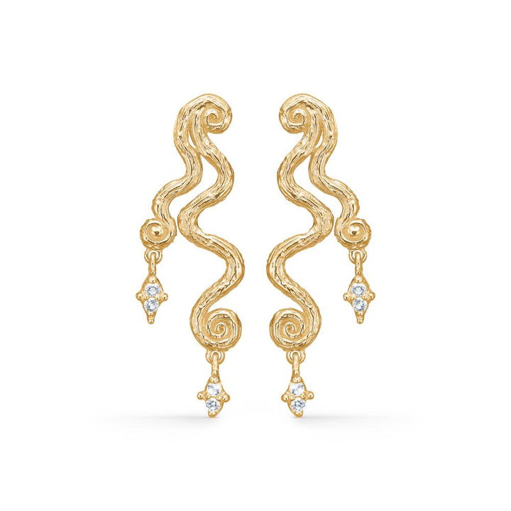 Studio Z Wave-øreringe m. zirkonia i guld-look med unikke snørklede former og klare sten. Model 7217856-1.