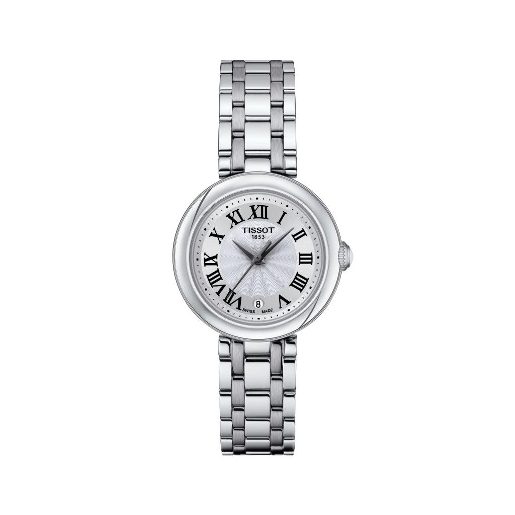 Tissot Bellissima Small Lady viser et sølv ur med romertal, dato og elegant metalrem. Model T1260101101300