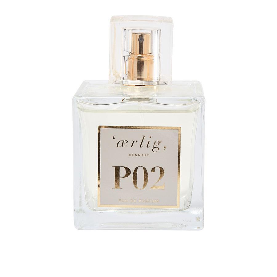 ærlig eau de parfume P02 100ml flacon med gylden label og klar væske, Model p2-1