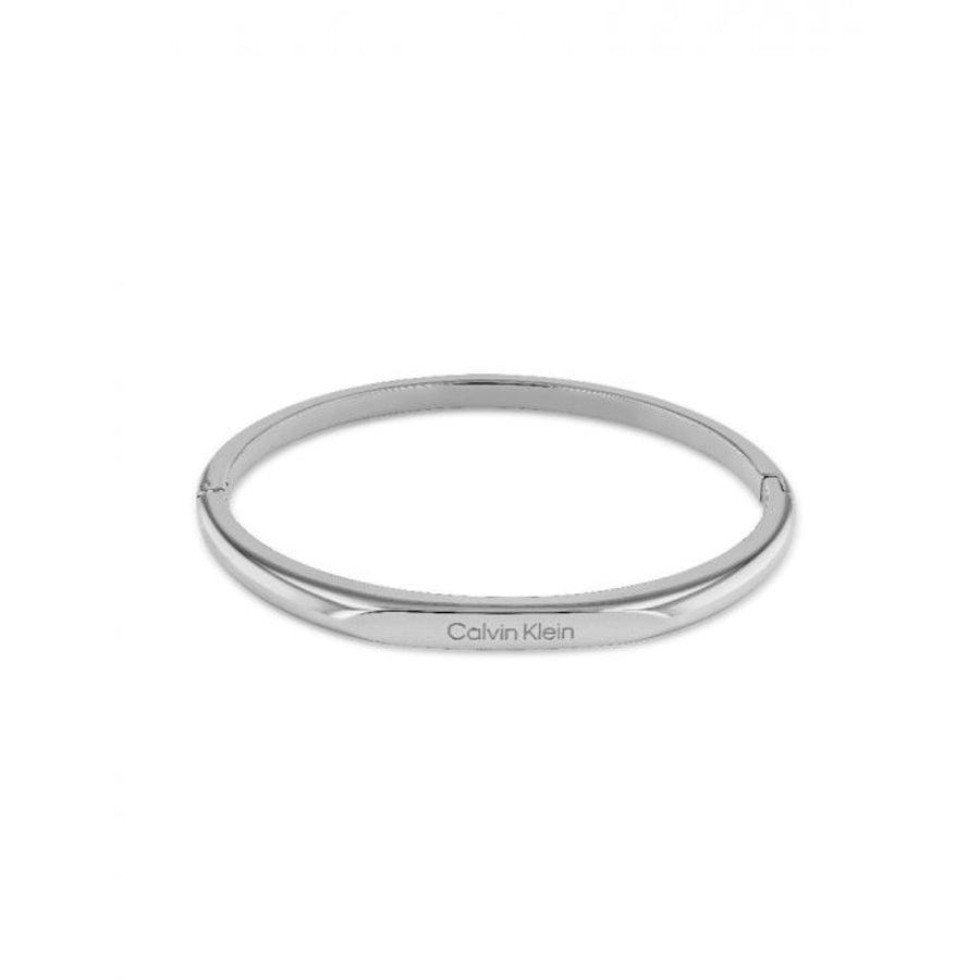 Calvin Klein Faceted Bar Bangle Stål i skinnende sølvlook, enkel og feminin armring. Model 35000045-35000045