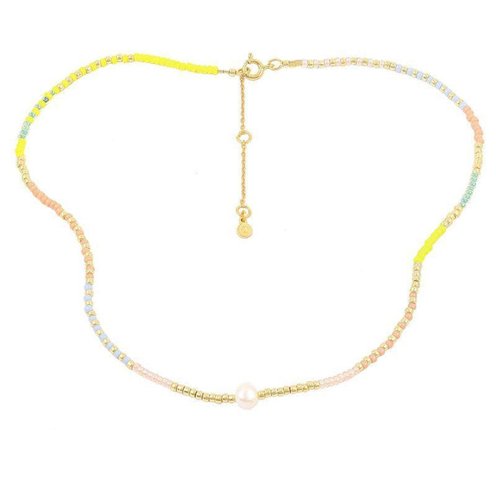 Hultquist Copenhagen Alaina halskæde med flerfarvede perler og guldtonet lås, Model S08164G-S08164G-1