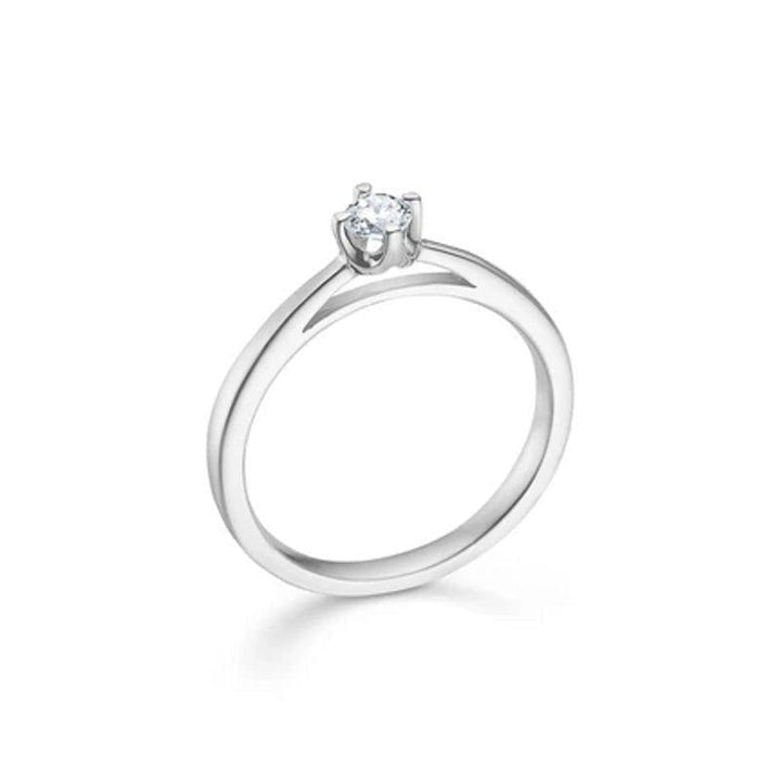 Mads Z 14 kt. Crown Ring hvidguld 0.16 ct viser en elegant solitairering i blank hvidguld med klar diamant. Model 1641616-001-1.