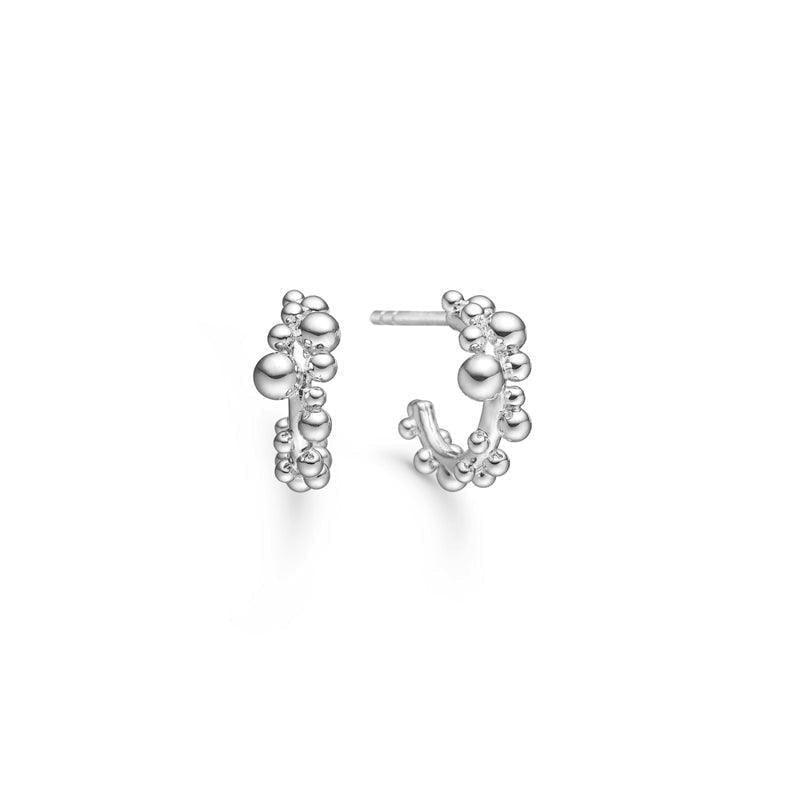 Mads Z Sølv Bubbles Creol øreringe med organiske kugledetaljer i blank sølv, Model 2110066-1.