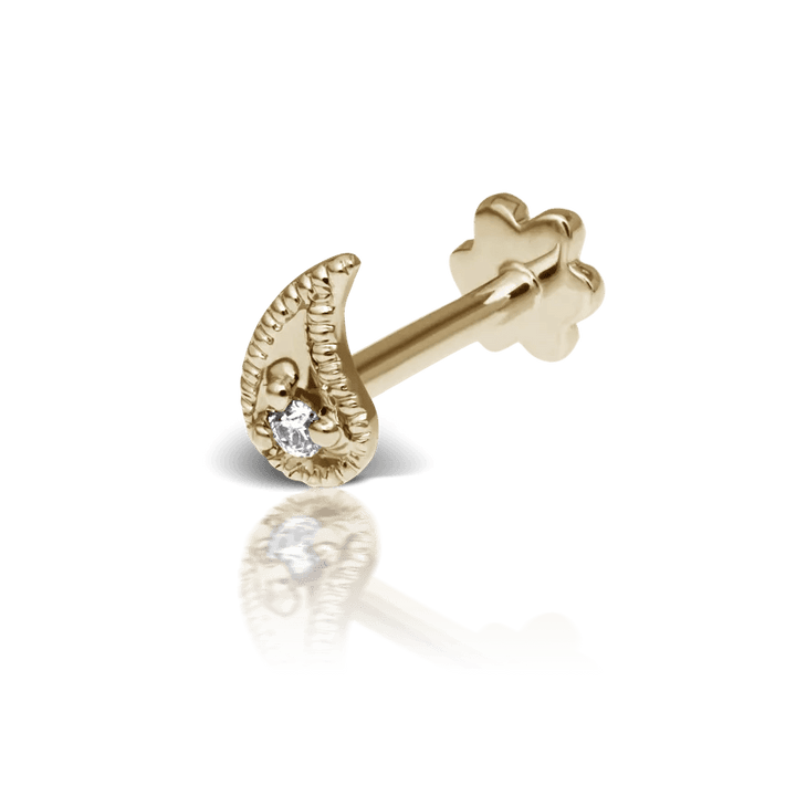 Maria Tash Diamond Paisley Threaded Stud Right i guld med et enkelt diamant, elegant detalje. Model XPAISD-YG-W5-R-001-1