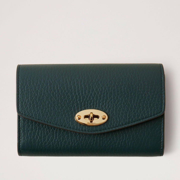 Mulberry Pung Darley Medium Wallet Heavy Grain i mørkegrønt læder med gyldent lukke, Model RL6540736Q633