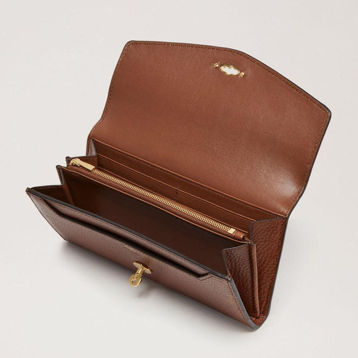 Mulberry Pung Darley Wallet oak i læder, åben og viser rummelig indretning. Model RL7415552G110