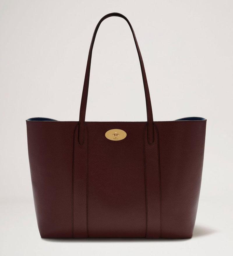 Mulberry Taske Bayswater Tote Burgundy viser en rummelig bordeaux skuldertaske i læder, Model HH4589/205K536