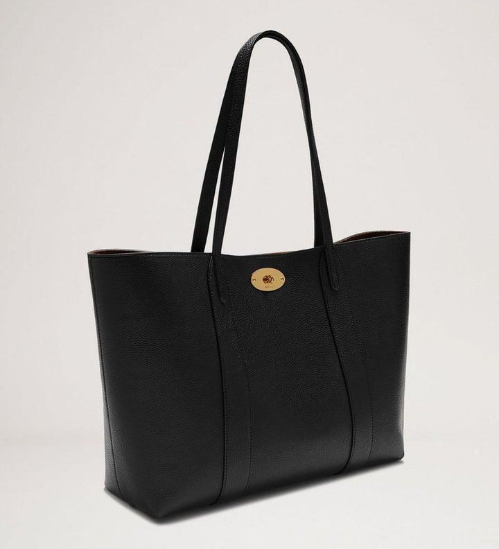 Mulberry Taske Bayswater Tote Classic Grain Black viser sort lædertaske med guld-detalje. Model HH4589205A330.