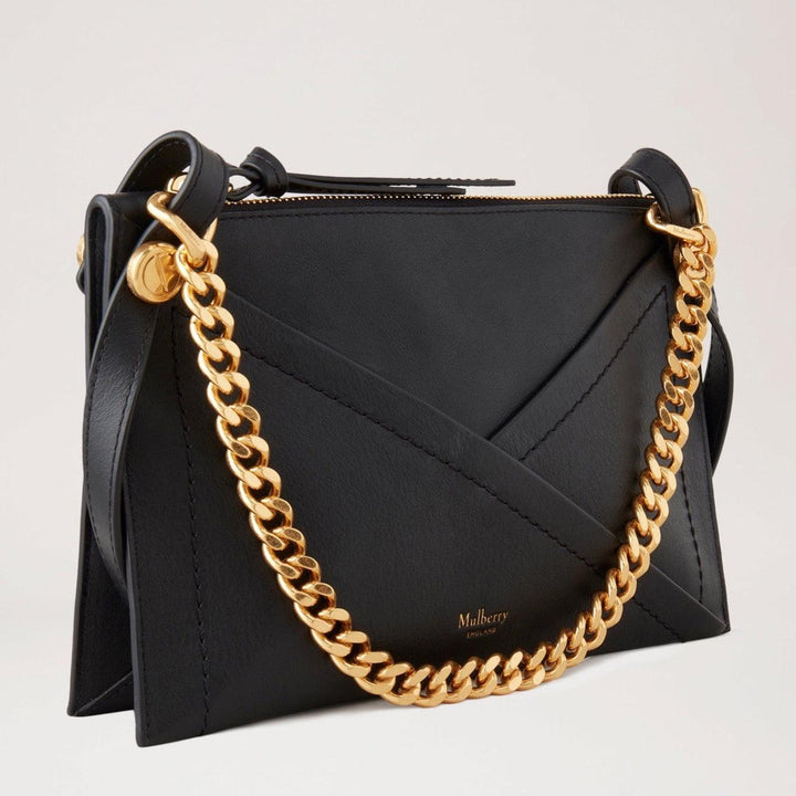 Mulberry Taske M Zipped Pouch Matte Smooth Calf Black i sort læder med gylden kæderem, Model RL7703564A100.