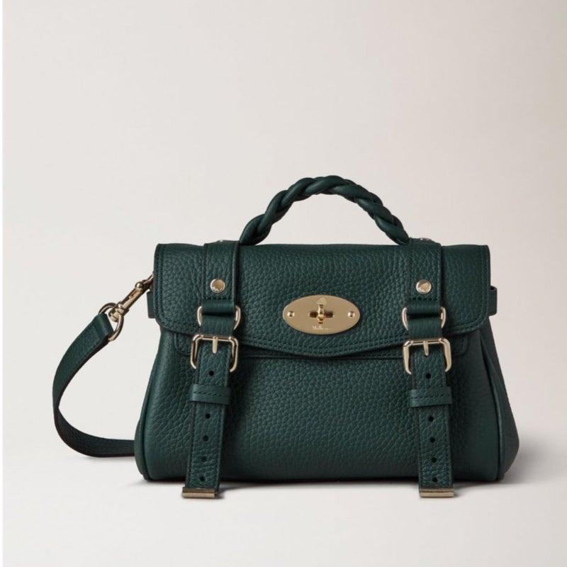 Mulberry Taske Mini Alexa Heavy Grain Mulberry Green viser en lille grøn lædertaske med flettet hank og gyldne spænder. Model RL6595736Q633