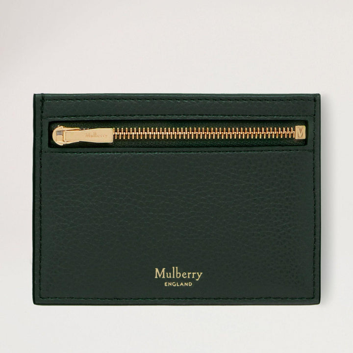 Mulberry Zipped Credit Card Slip i mørkegrønt læder med guldfarvet lynlås, frontvisning. Model RL6466205Q633