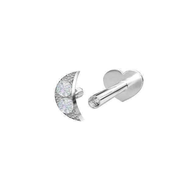 nordahl-sølv-piercing-måne-314006cz9 viser en halvmåneformet sølvpiercing med klare sten og hjertelukning. Model 314006cz9.
