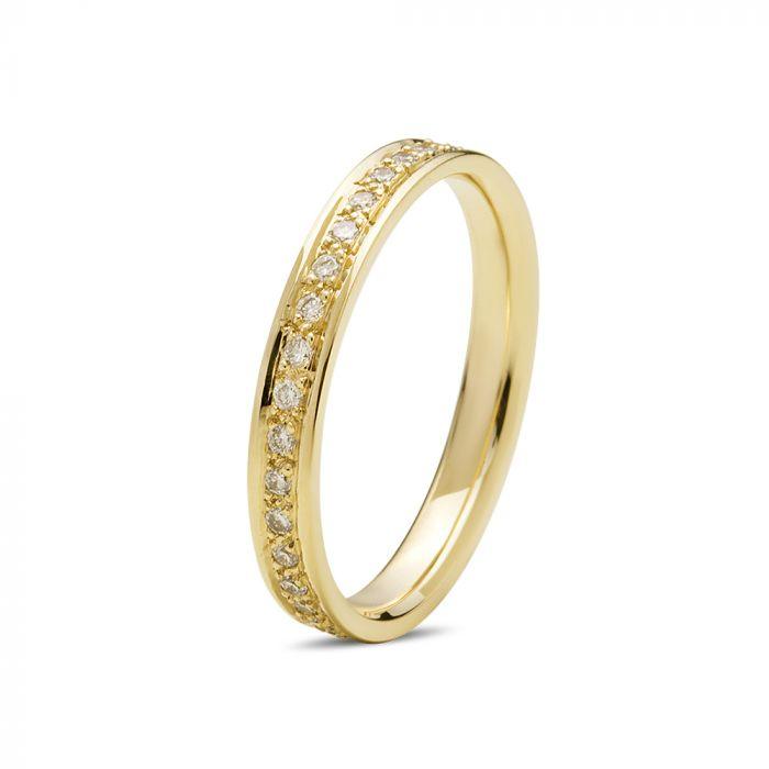 NURAN 14kt Diwa ring med brillanter i gult guld, klassisk design med diskrete diamanter. Model a3920-035-001