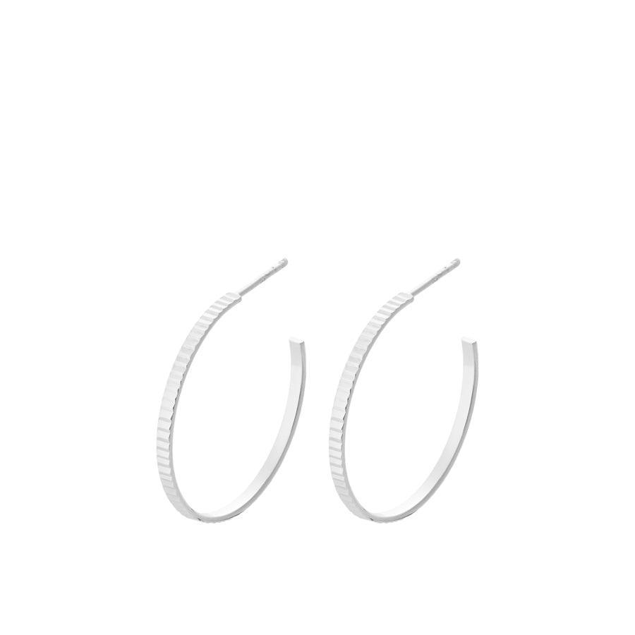 Pernille Corydon Sea Reflection Large Hoops, sølvfarvede creoler med riflet overflade, Model E-485-S.