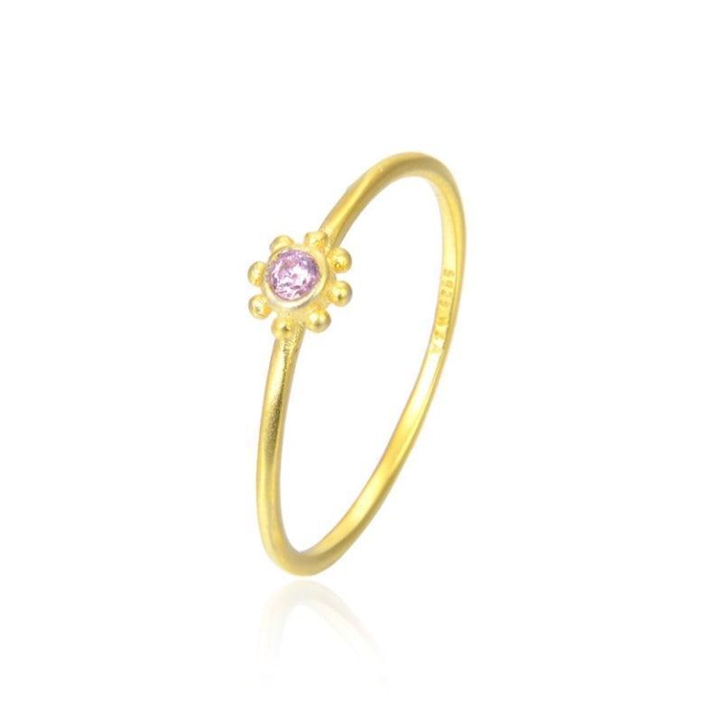 wioga pink small sun ring med lille lyserød sten, slank guldring med solmotiv. Model R-4004-GP-001